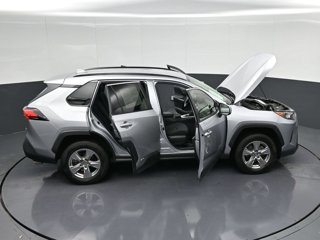 Used 2022 Toyota RAV4 LE AWD/4WD image 41