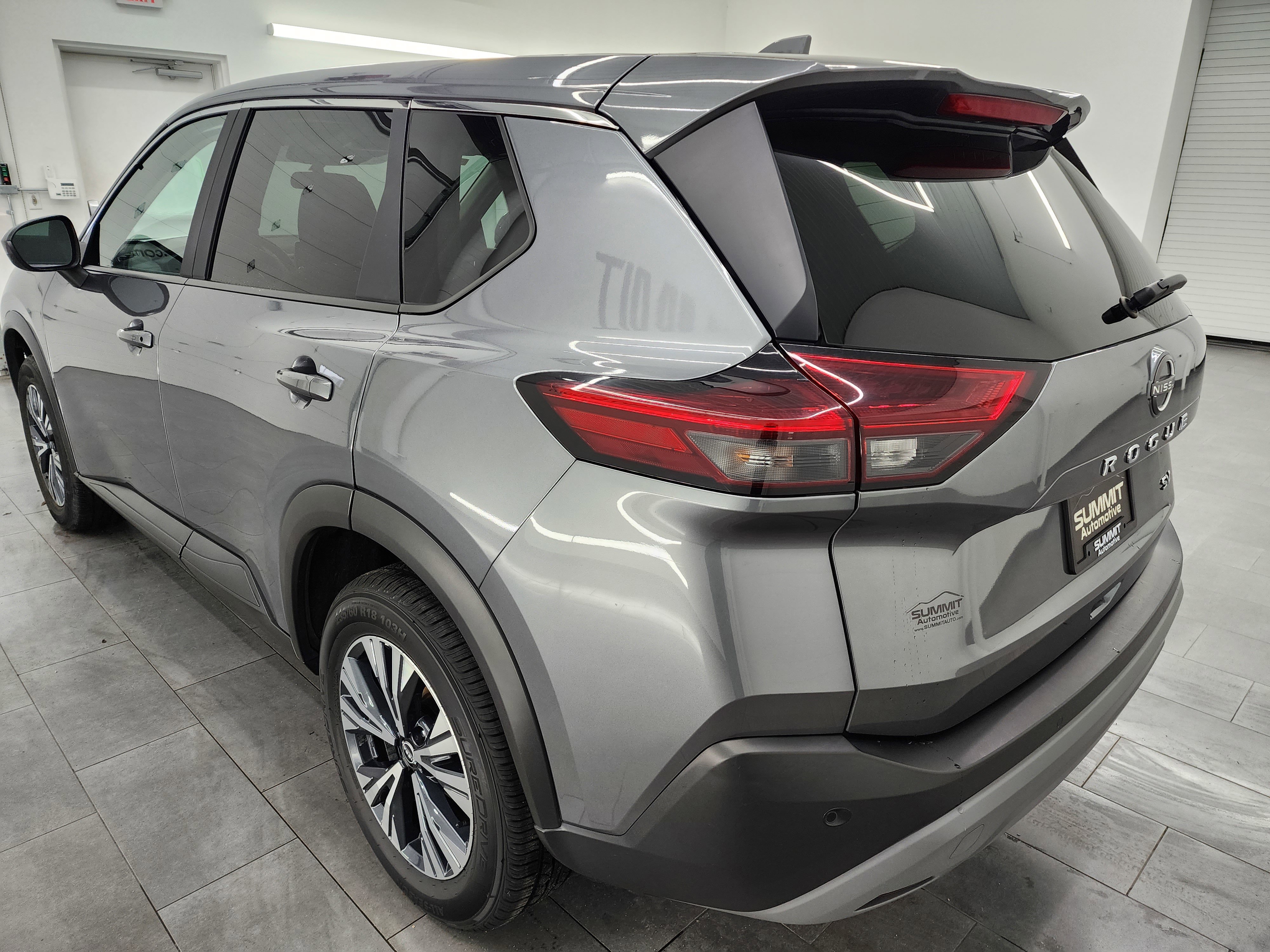 Used 2023 Nissan Rogue SV image 6