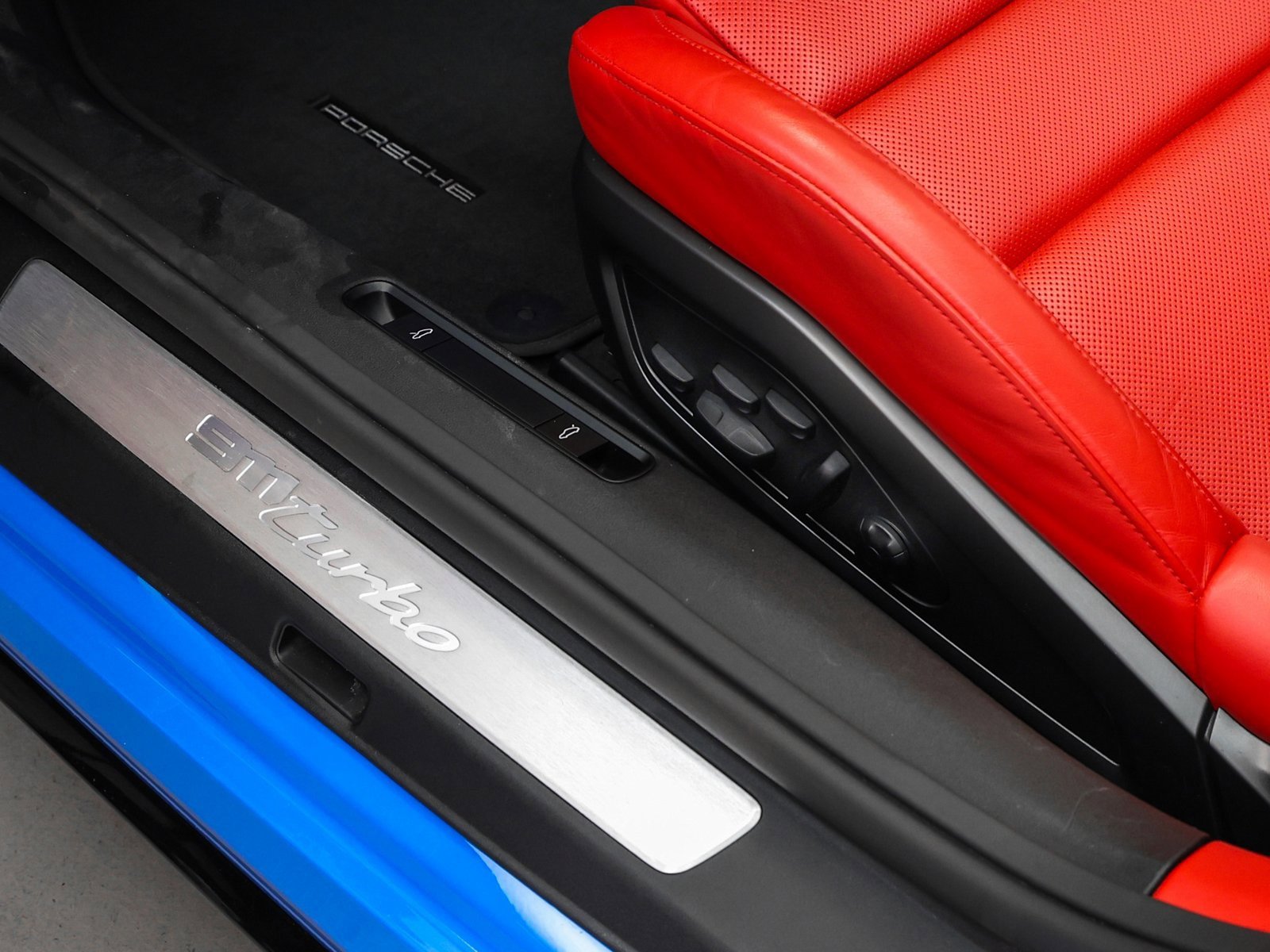 Used 2023 Porsche 911 Turbo image 33