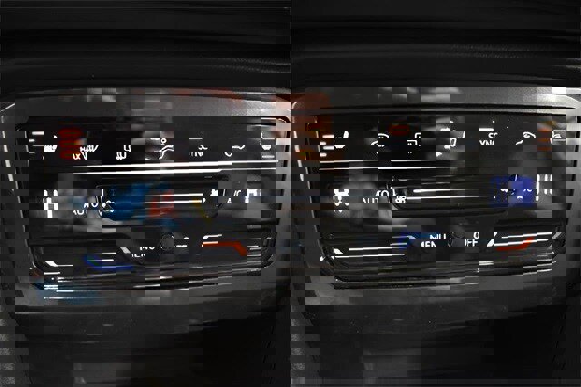 Used 2022 Volkswagen Tiguan SE image 28