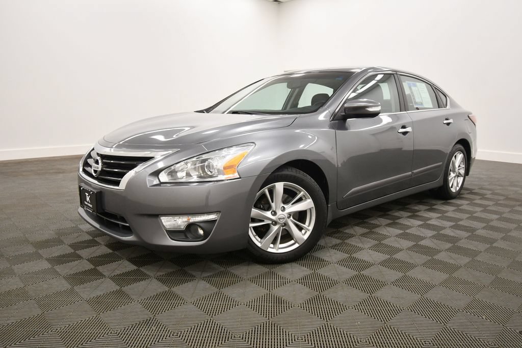 Used 2015 Nissan Altima 2.5 SL w/ Technology Package FWD image 2