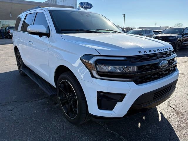 Used 2023 Ford Expedition Limited image 10