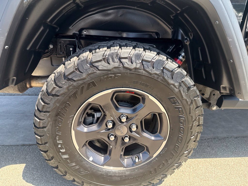 Used 2022 Jeep Gladiator Rubicon w/ LED Lighting Group AWD/4WD image 11