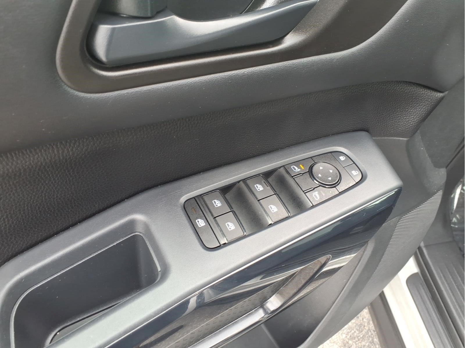 Used 2024 Nissan Pathfinder SV AWD/4WD image 25
