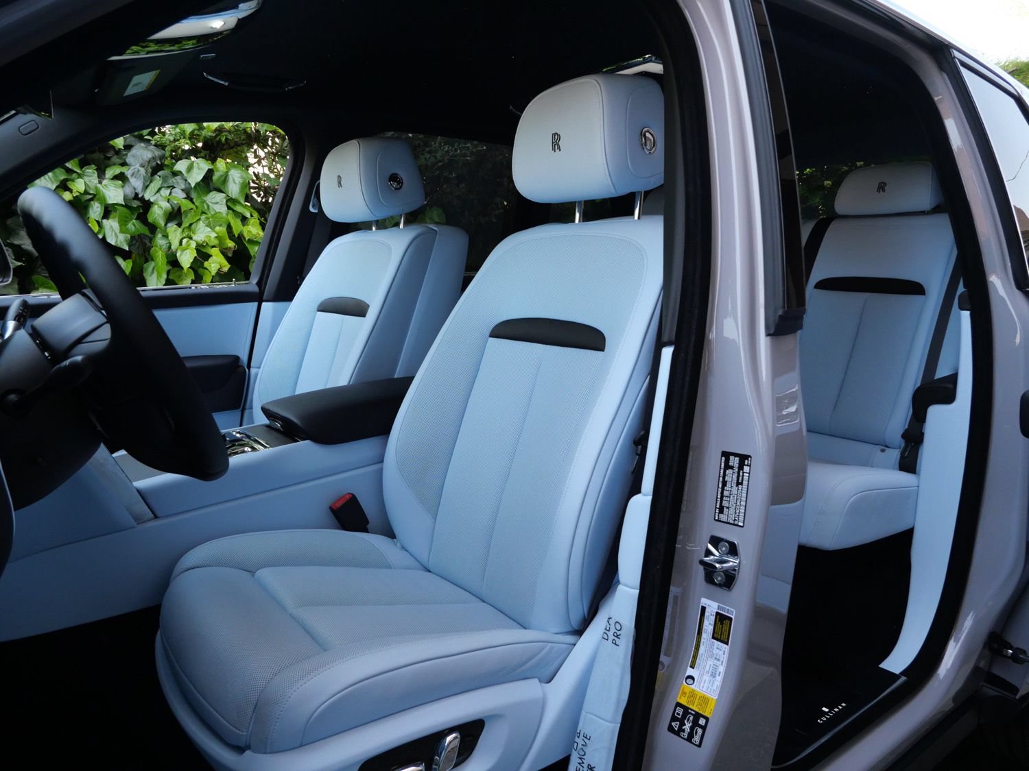 Certified 2024 Rolls-Royce Cullinan AWD/4WD image 25