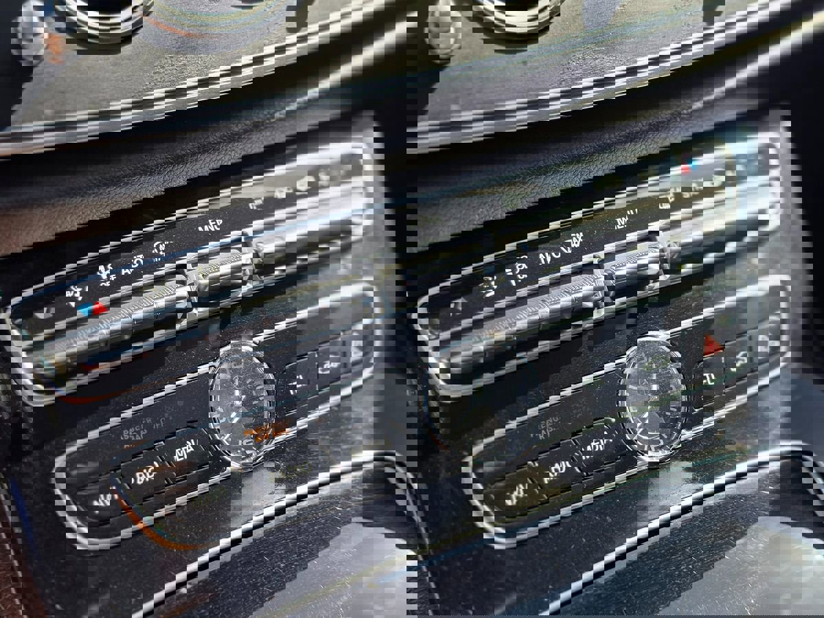 Used 2017 Mercedes-Benz E 300 image 32