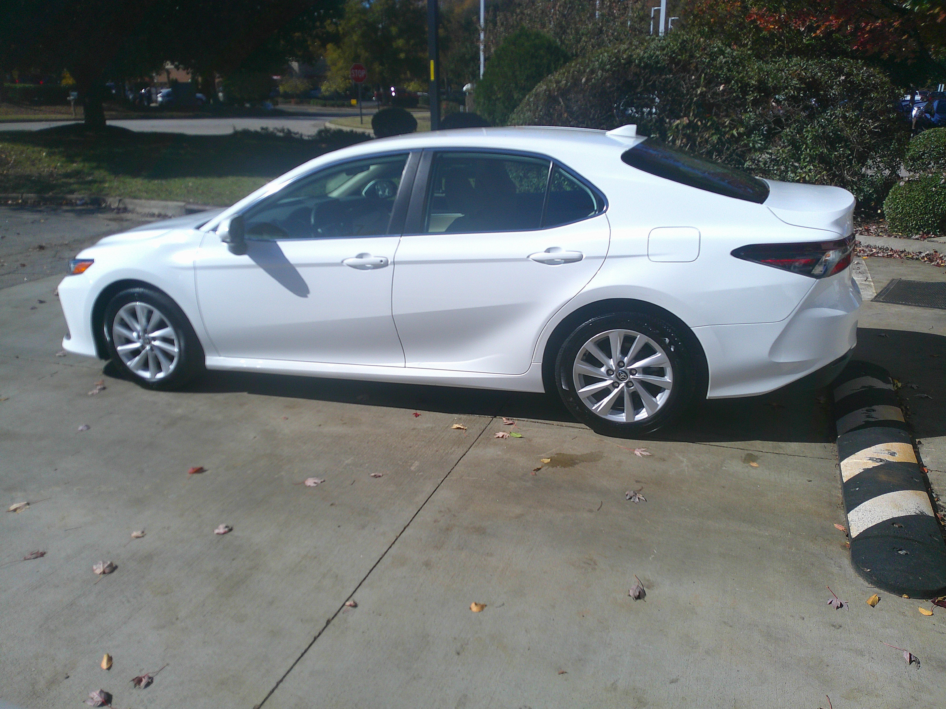 Used 2023 Toyota Camry LE image 8