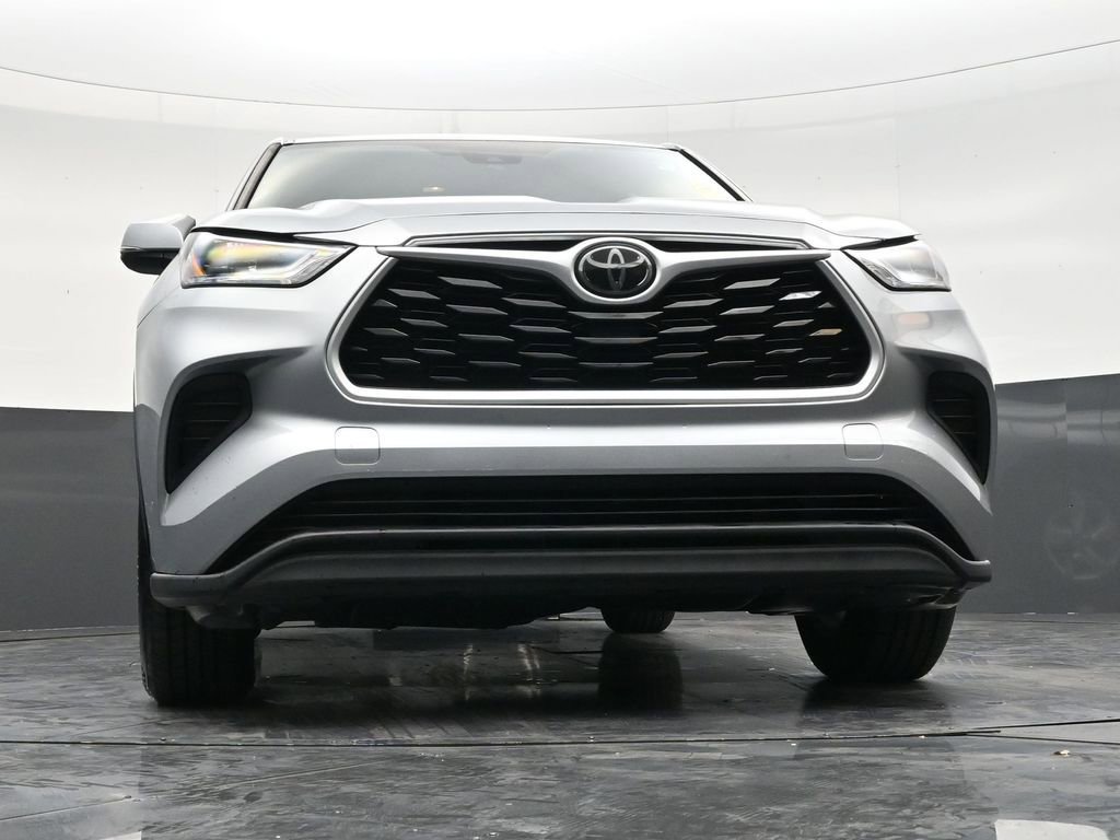 Used 2020 Toyota Highlander L image 27