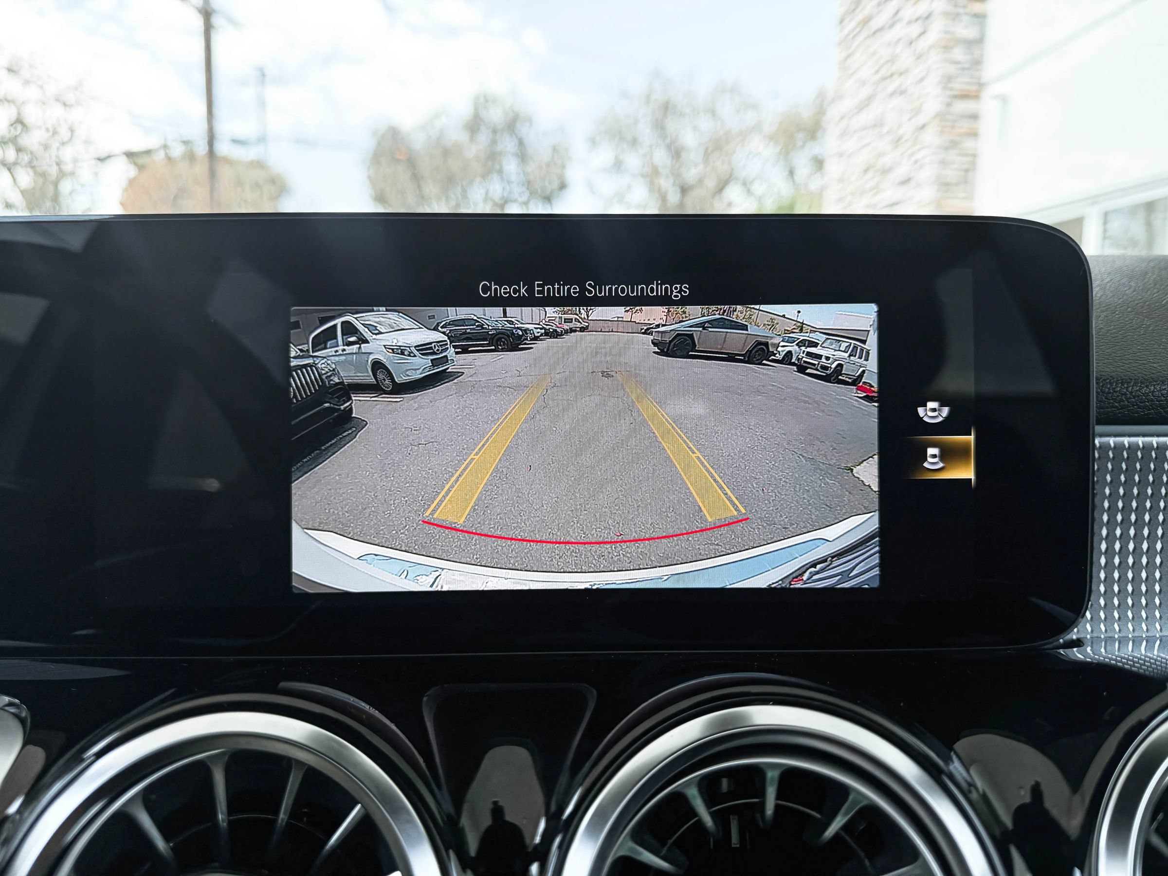 Used 2022 Mercedes-Benz GLB 250 4MATIC image 18