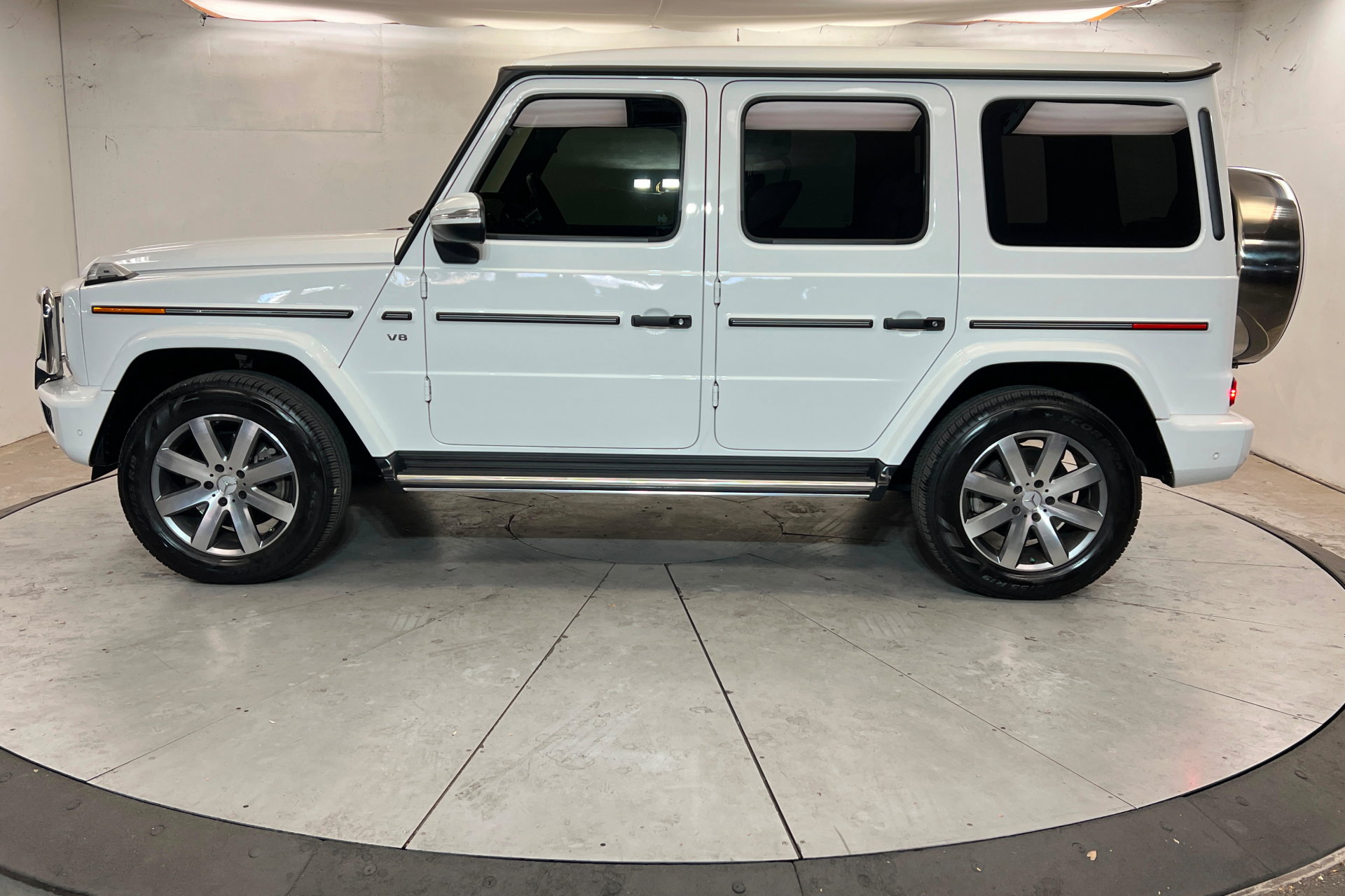 Used 2024 Mercedes-Benz G 550 image 2