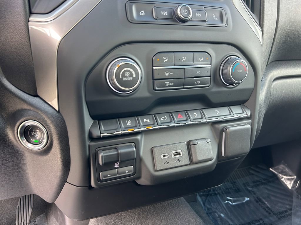 Used 2024 Chevrolet Silverado 2500 Custom w/ Custom Value Package image 35