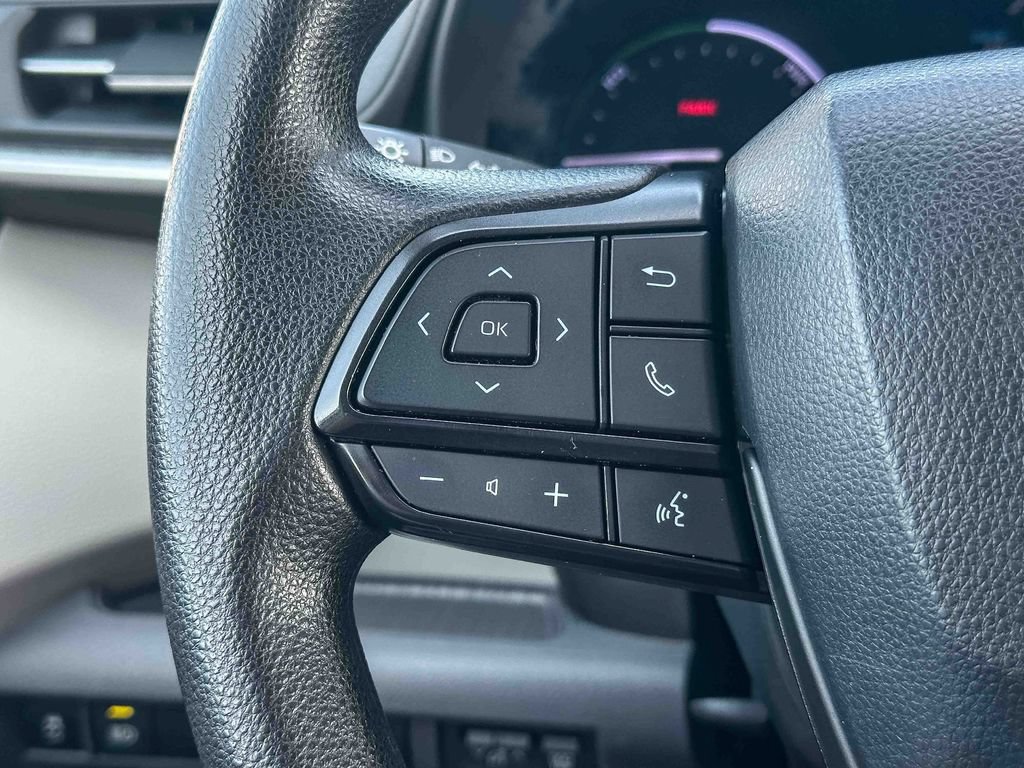 Used 2023 Toyota Sienna LE FWD image 29