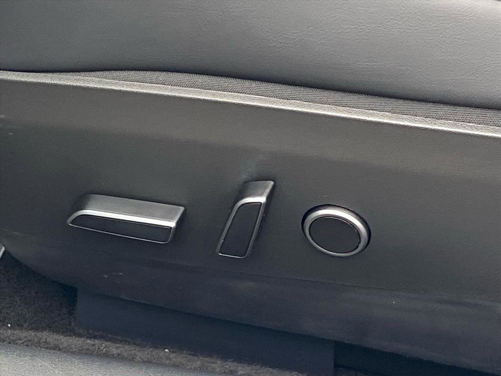 Used 2023 Tesla Model 3 Standard Range image 12