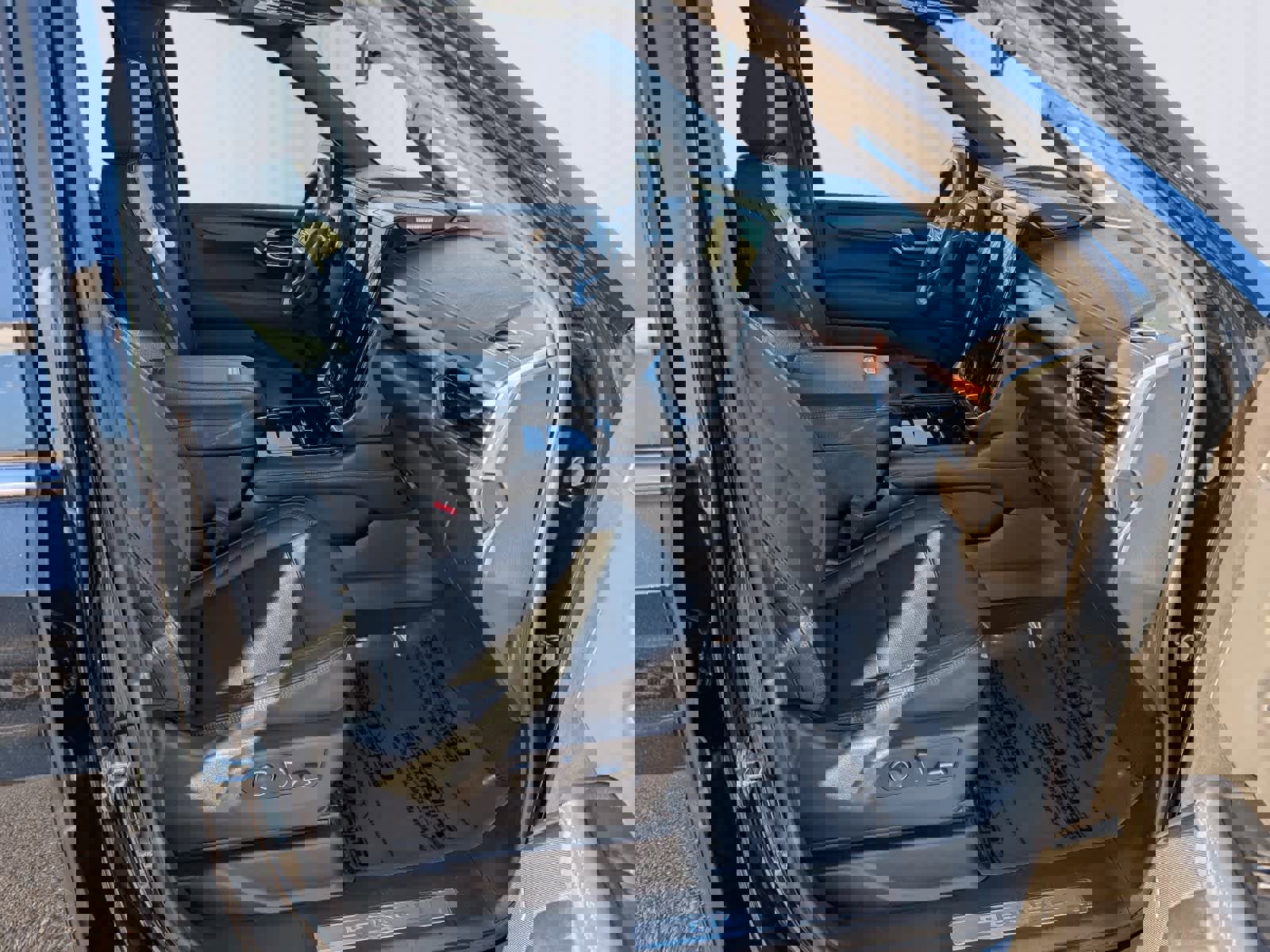 Certified 2025 GMC Yukon XL Denali w/ Sun & Power Step Package image 9