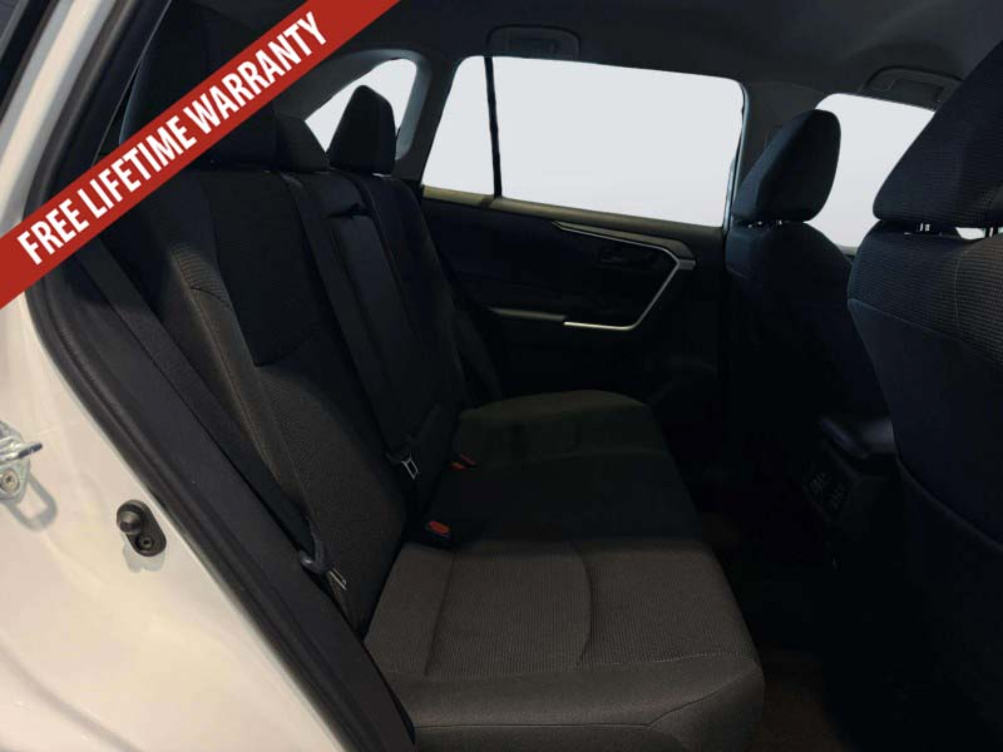 Used 2025 Toyota RAV4 LE AWD/4WD image 30