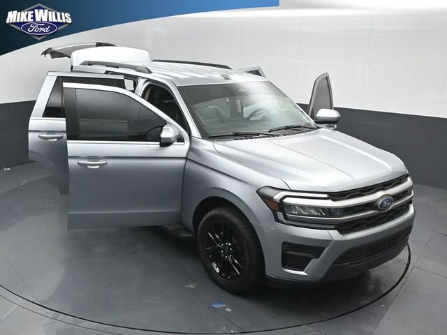 Used 2024 Ford Expedition XLT RWD image 25