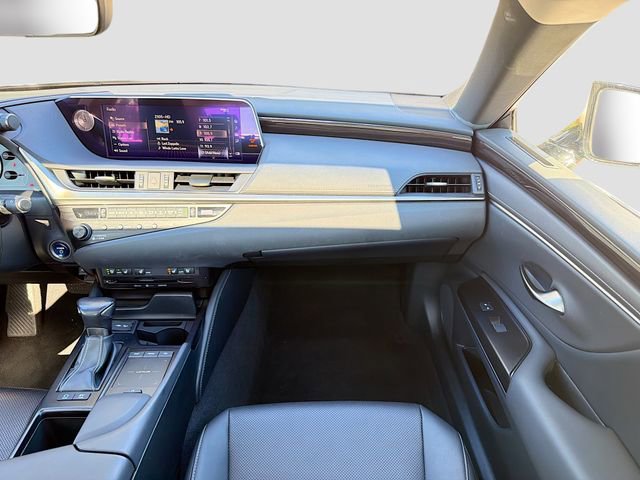 Used 2019 Lexus ES 300h w/ Premium Package image 16