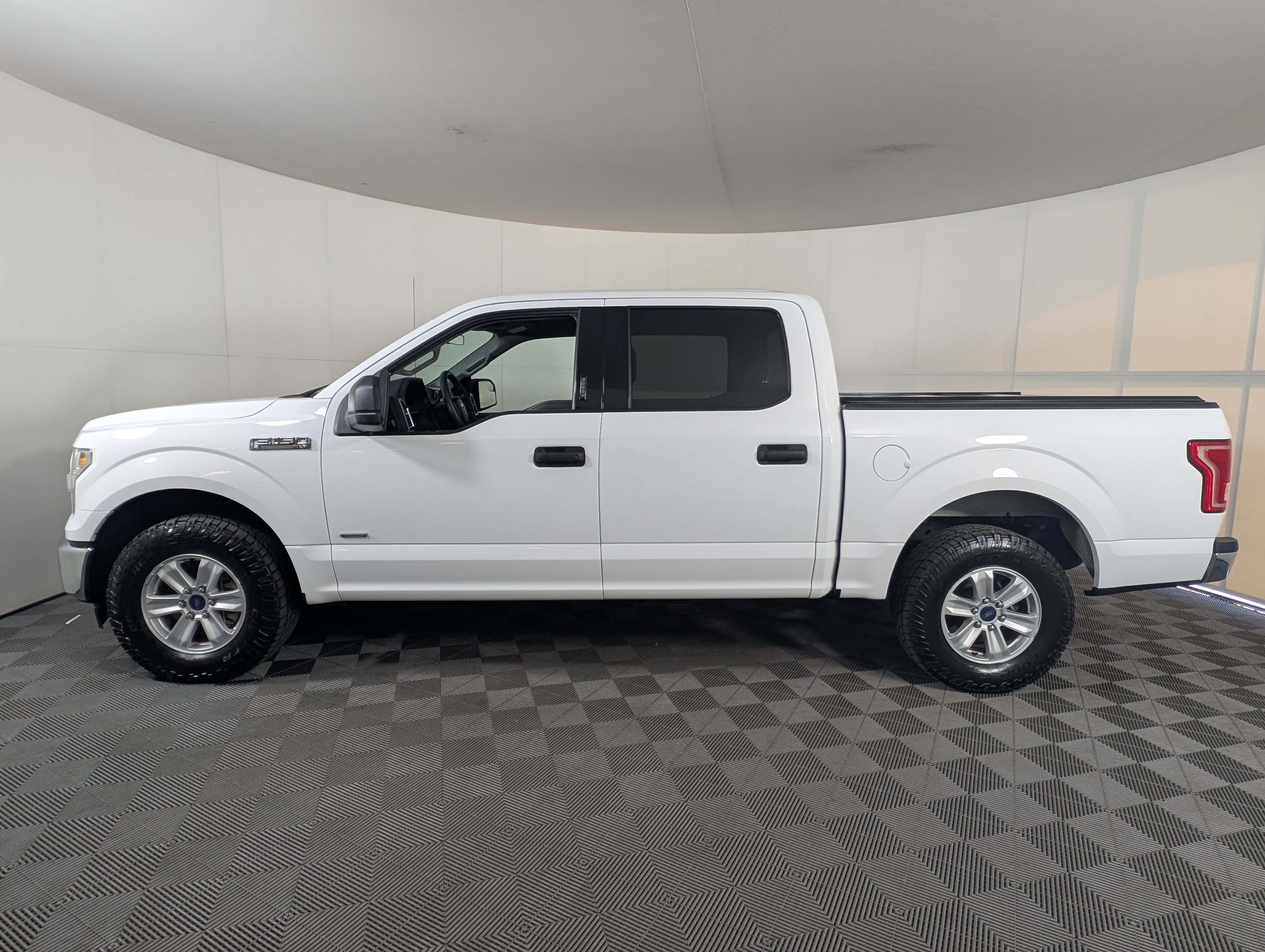 Certified 2017 Ford F150 2WD SuperCrew image 4