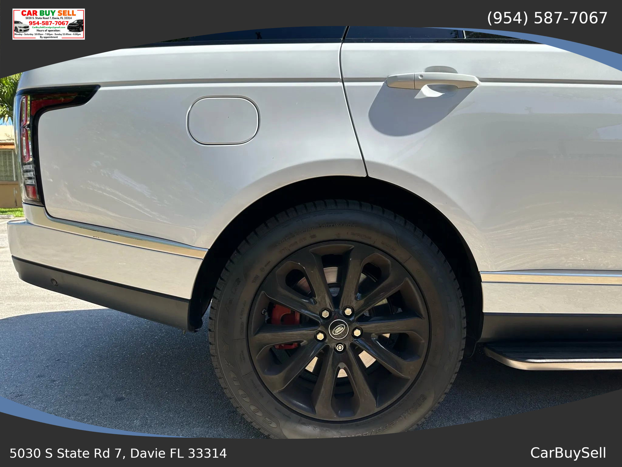 Used 2017 Land Rover Range Rover HSE image 34