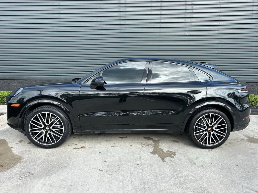 Used 2024 Porsche Cayenne Coupe image 2