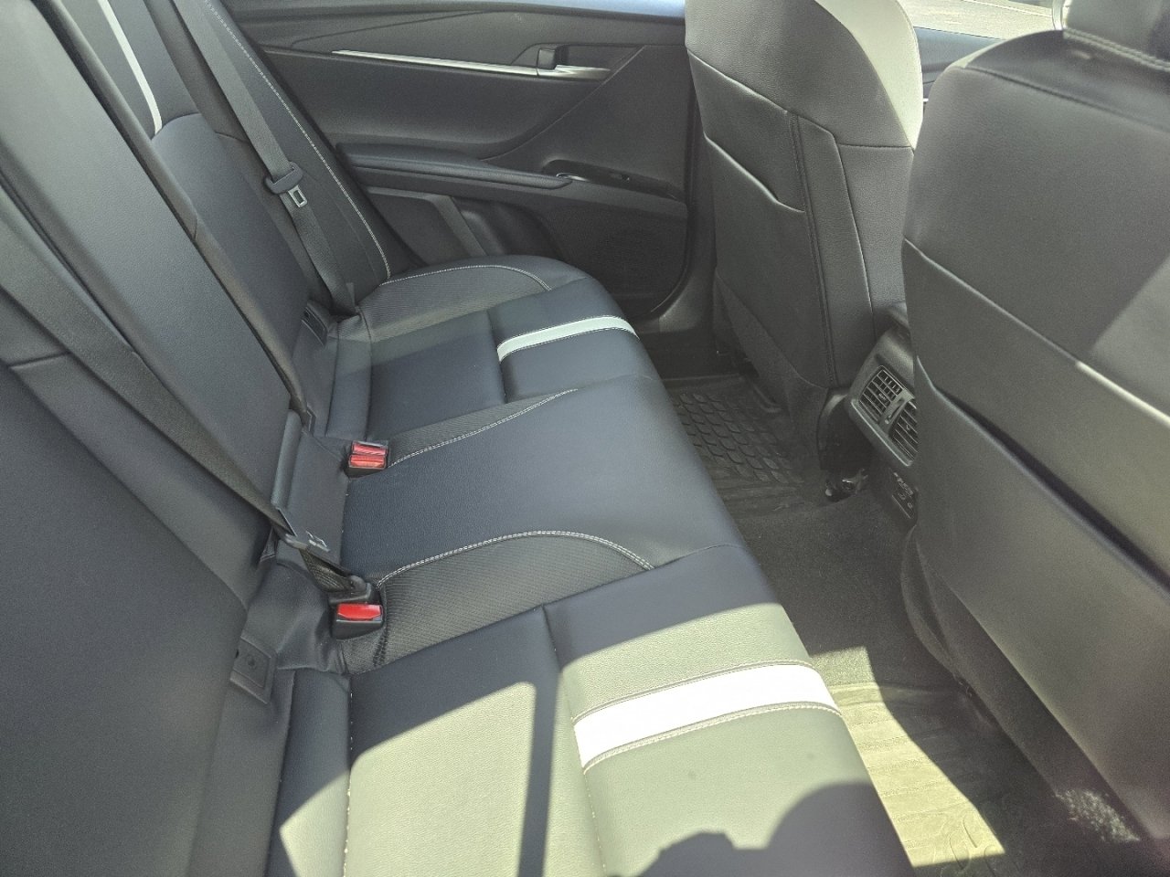 Used 2026 Toyota Camry SE w/ Convenience Package FWD image 12