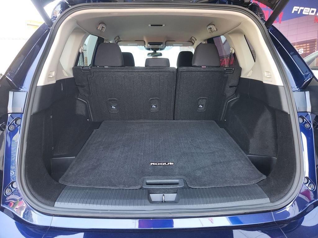 Used 2025 Nissan Rogue SV AWD/4WD image 13