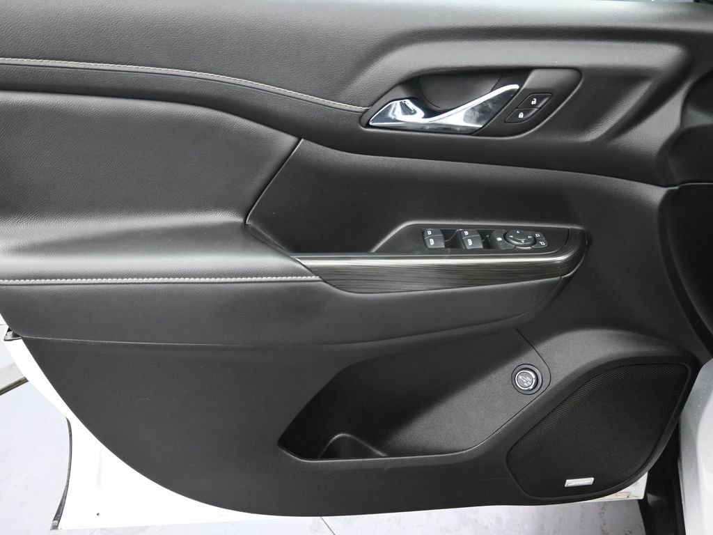 Used 2023 GMC Acadia SLT image 22