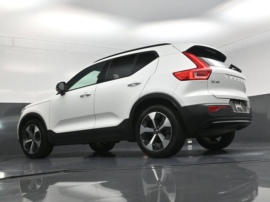 Used 2023 Volvo XC40 B4 Ultimate FWD image 19