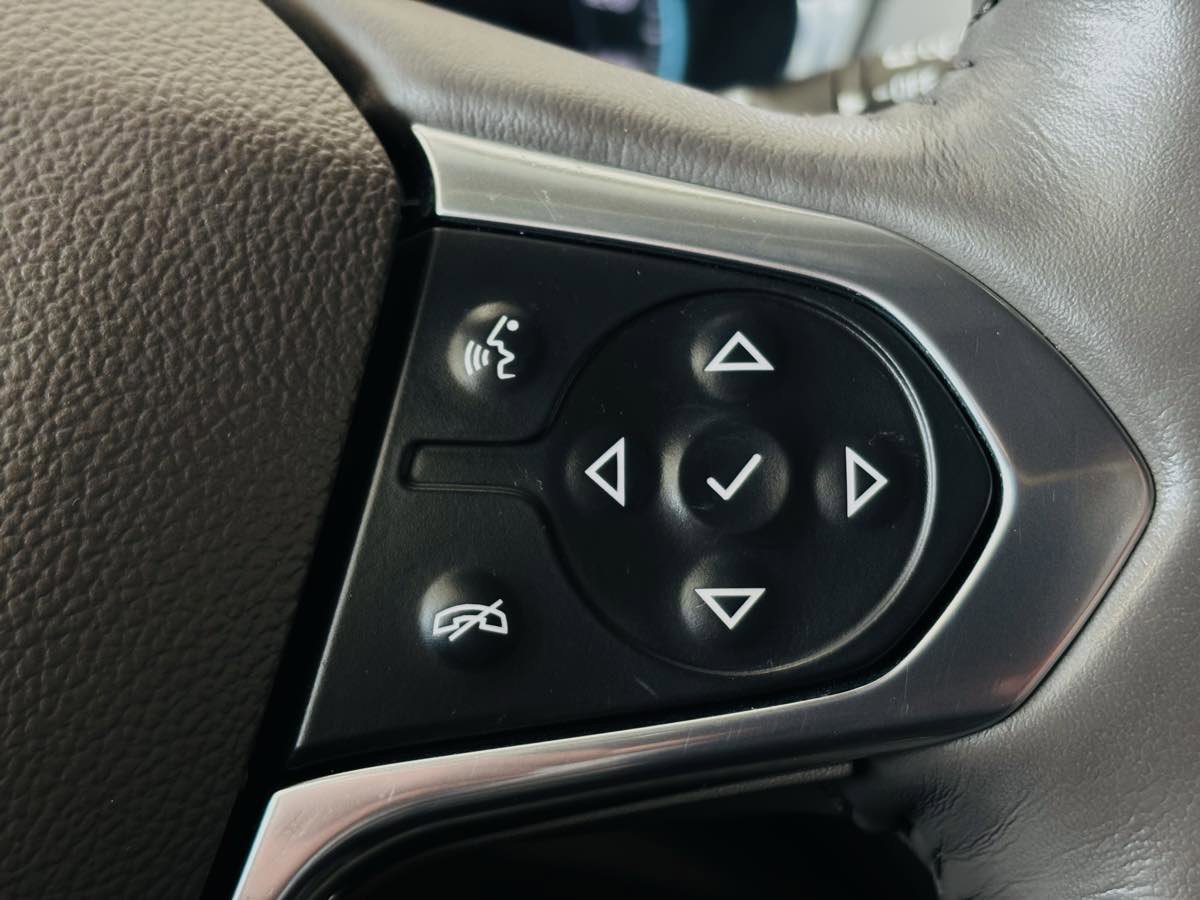 Used 2020 Chevrolet Traverse Premier FWD image 42