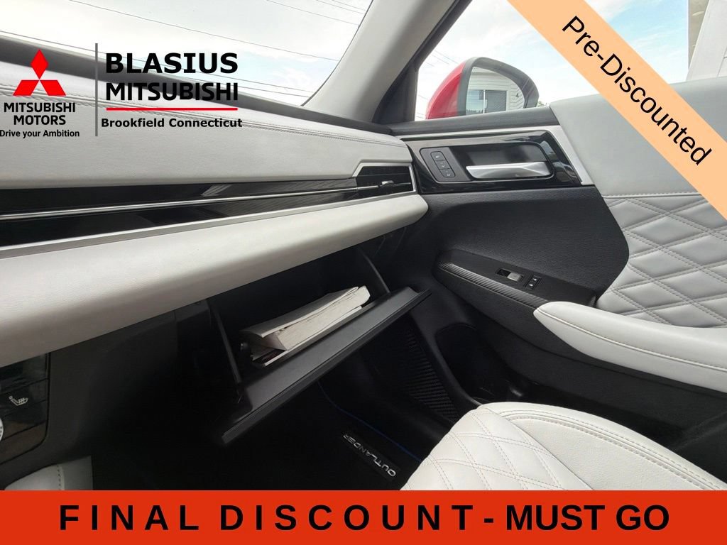 Used 2023 Mitsubishi Outlander SEL AWD/4WD image 43