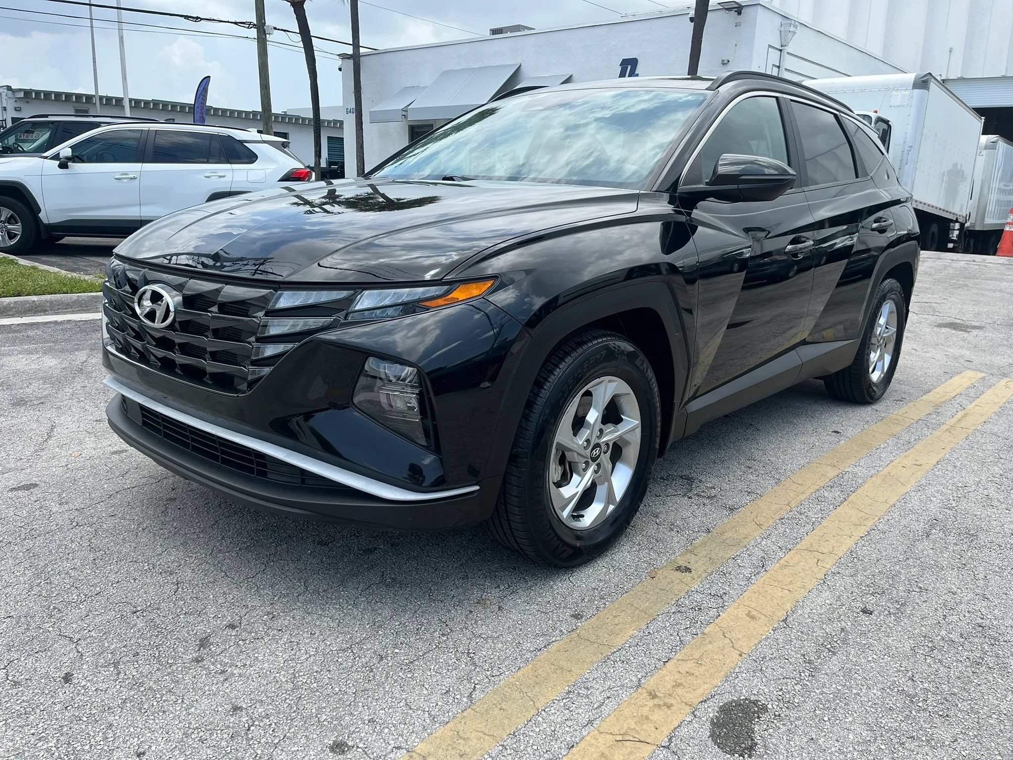 Used 2022 Hyundai Tucson SEL w/ Cargo Package FWD image 2