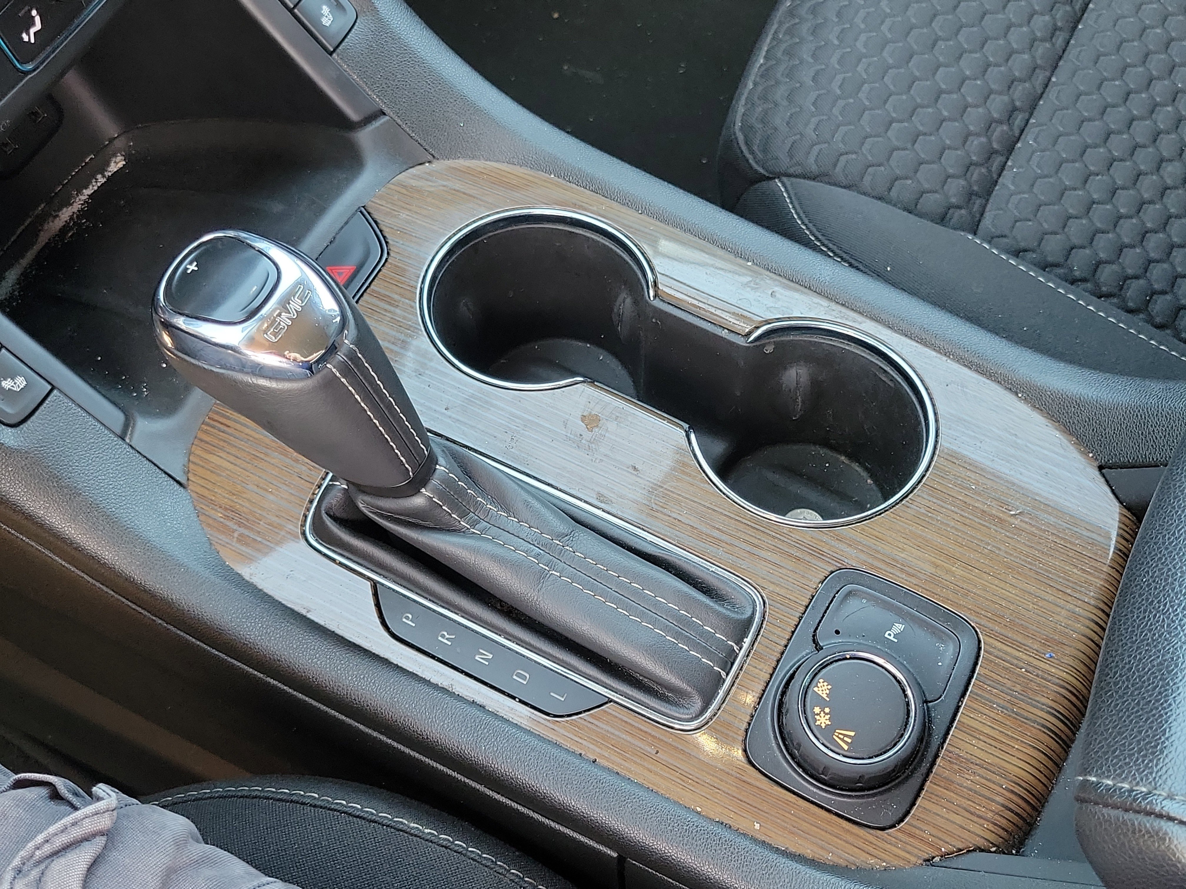 Used 2017 GMC Acadia SLE w/ Driver Alert Package I image 12