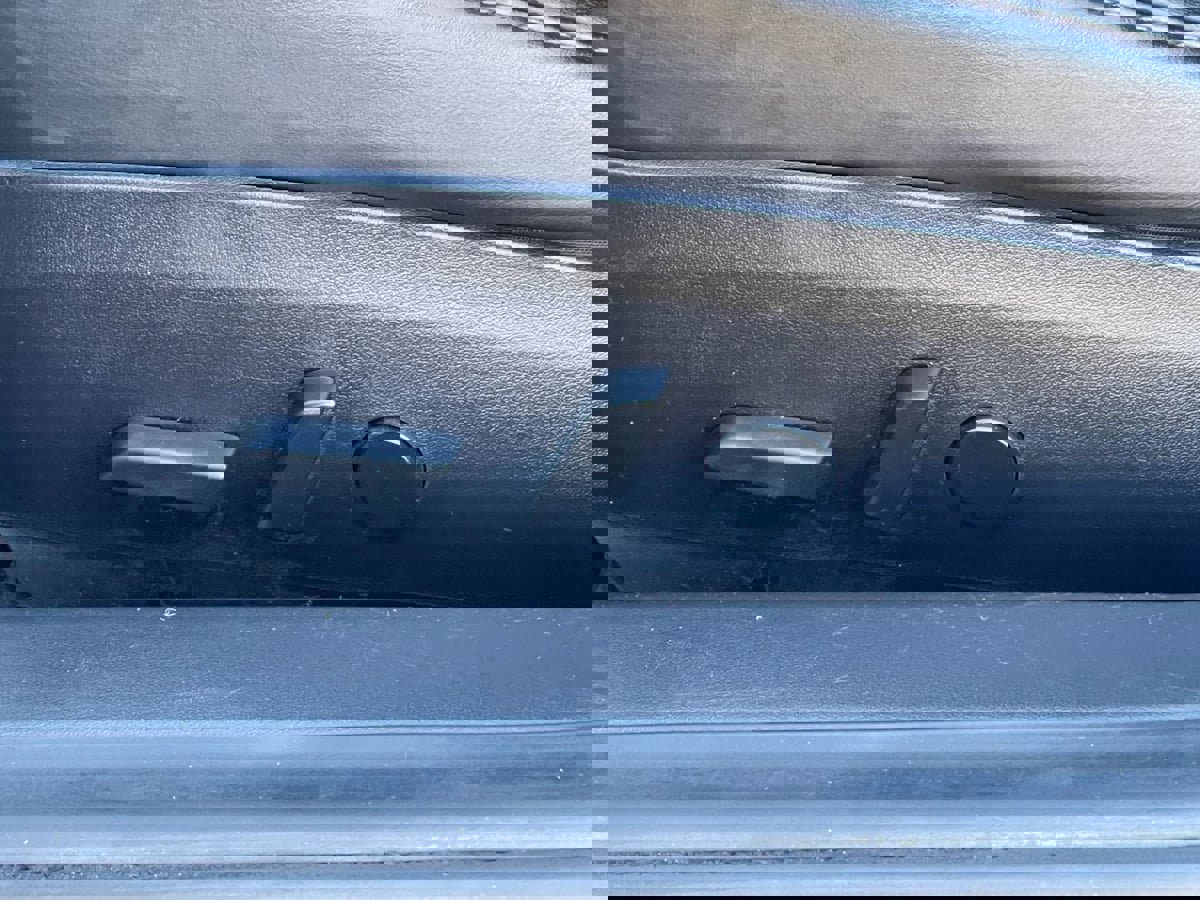 Used 2020 Tesla Model 3 Standard Range Plus image 13