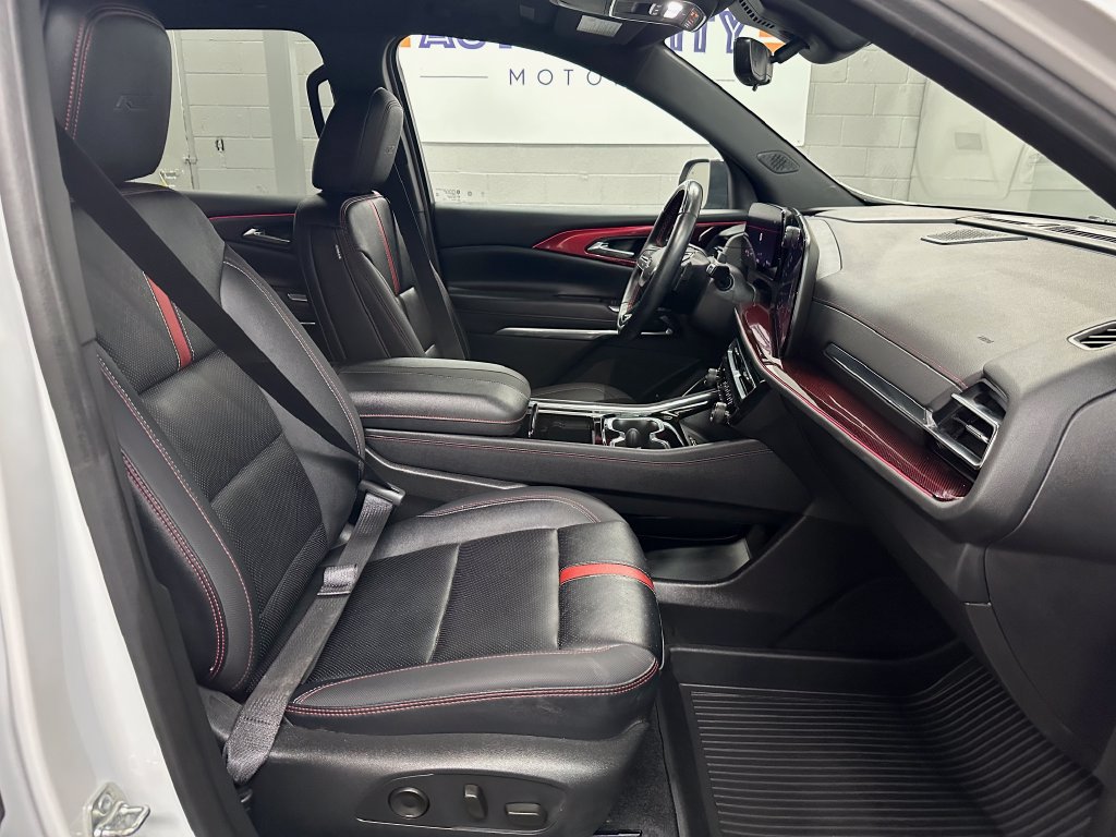 Used 2025 Chevrolet Traverse RS w/ LPO, Floor Liner Package AWD/4WD image 19