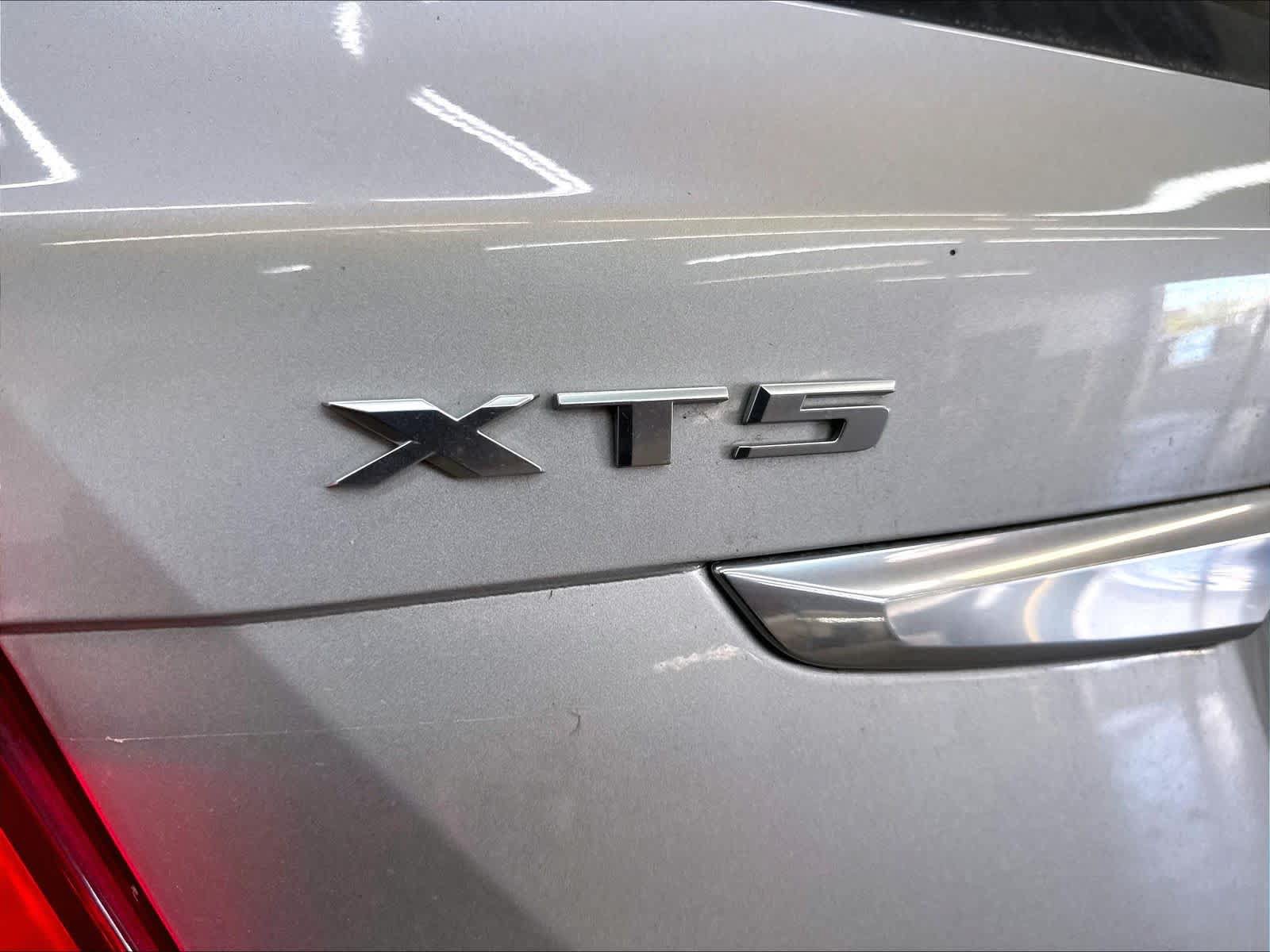 Used 2018 Cadillac XT5 Premium Luxury FWD image 11
