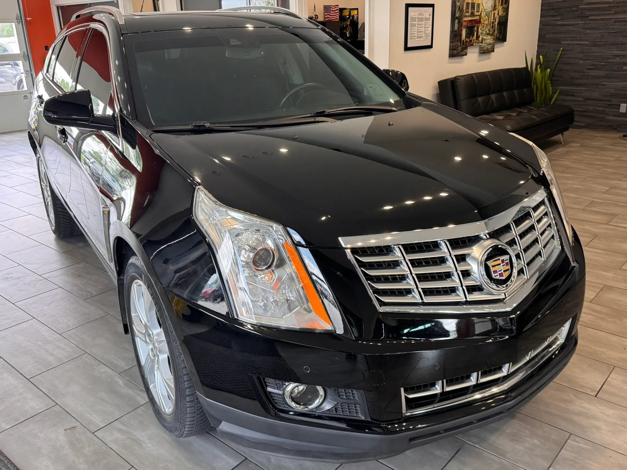 Used 2016 Cadillac SRX Premium FWD image 2