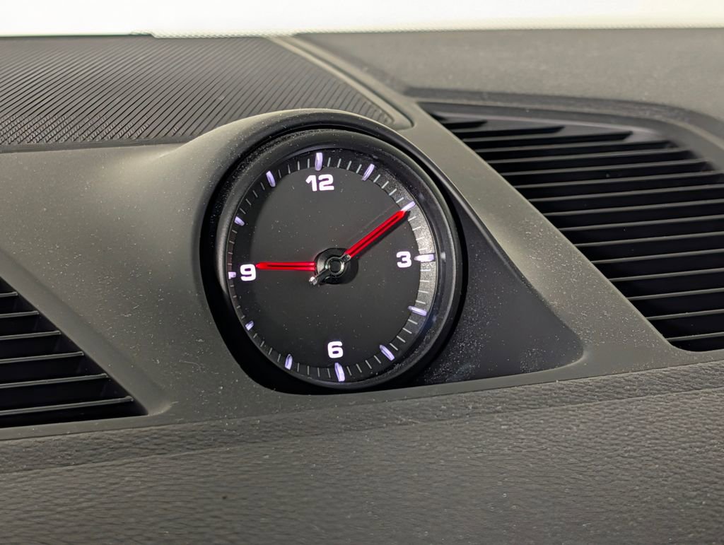 Certified 2023 Porsche Cayenne Platinum Edition image 29