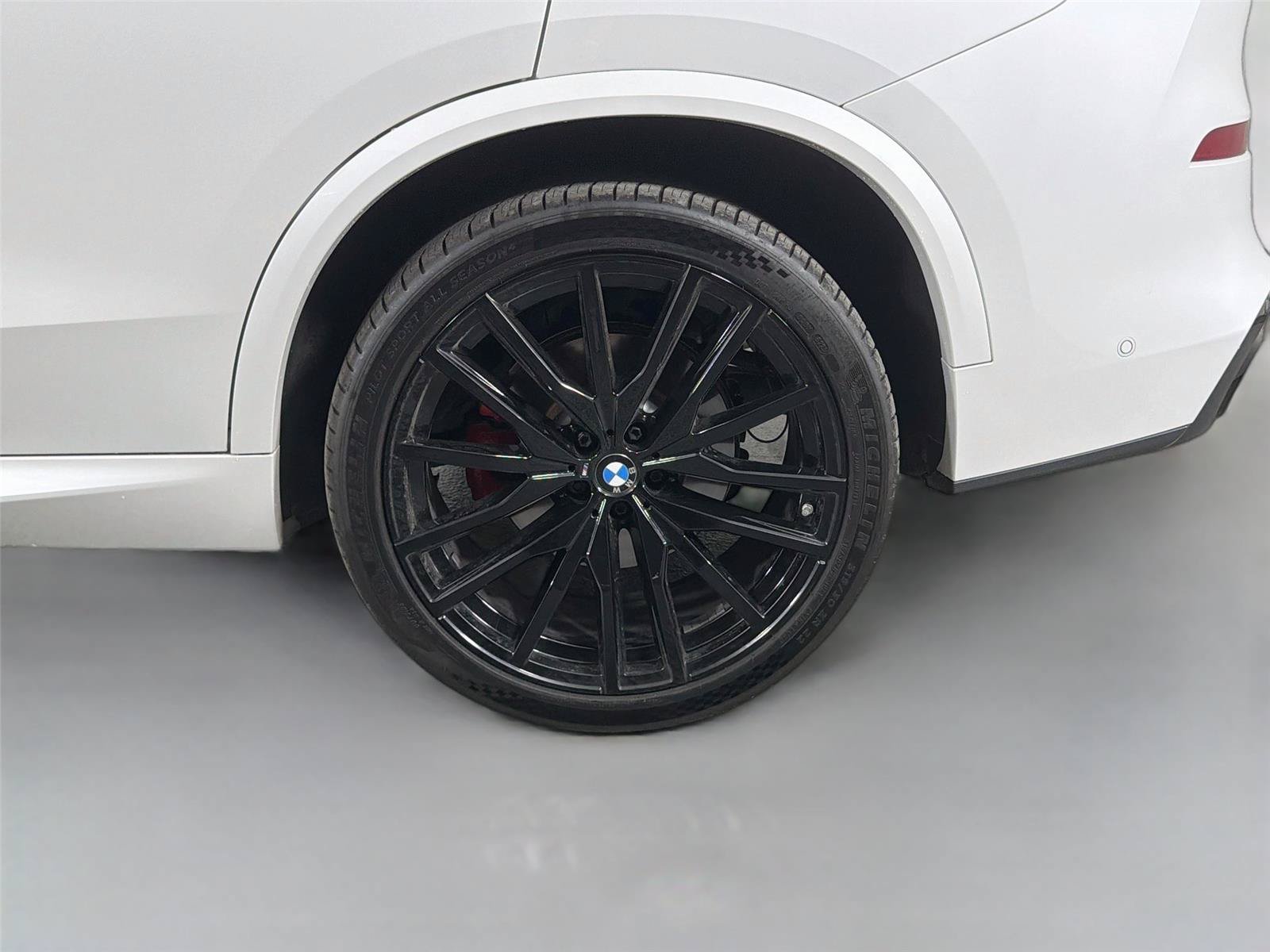 Used 2024 BMW X5 xDrive40i w/ M Sport Package AWD/4WD image 25