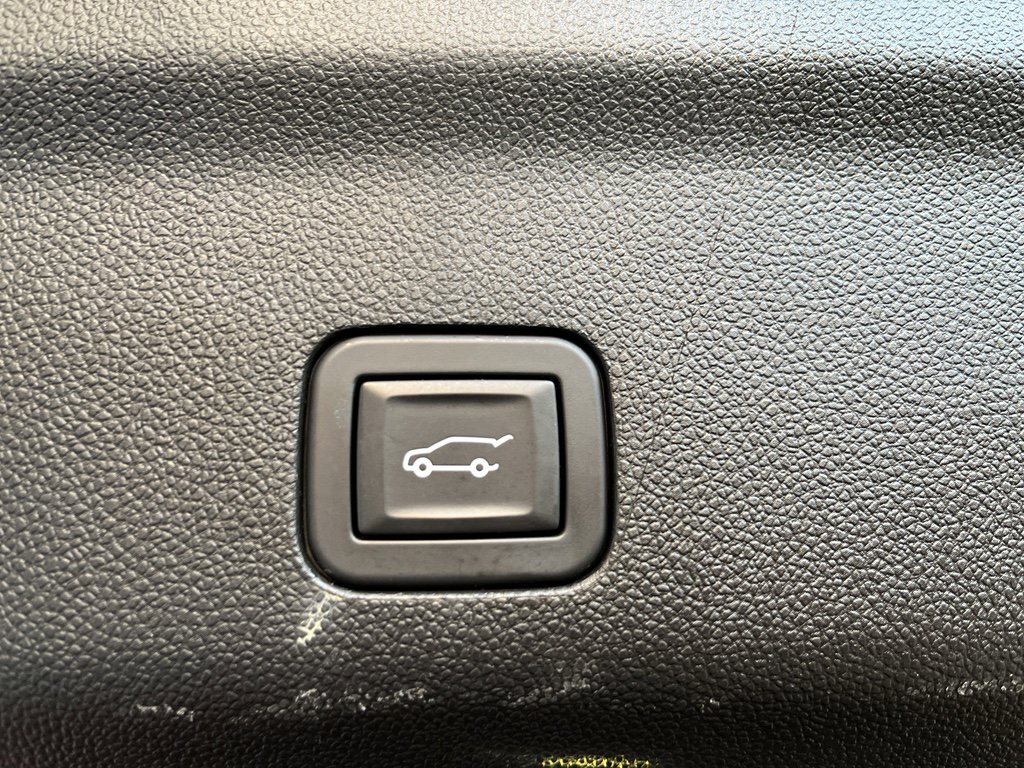 Used 2024 Chevrolet Tahoe LT image 10