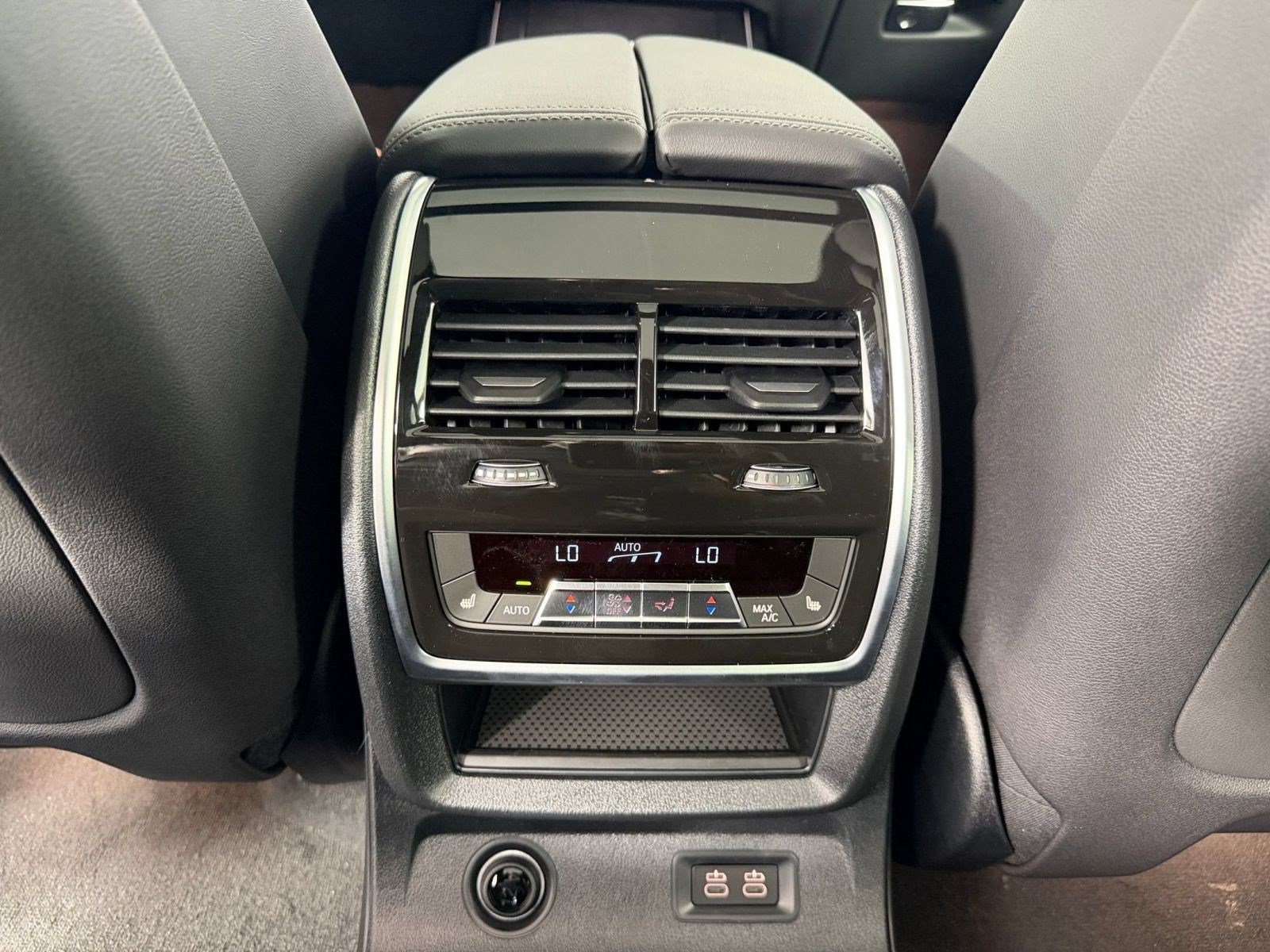 New 2027 BMW X7 xDrive40i w/ Executive Package AWD/4WD image 31
