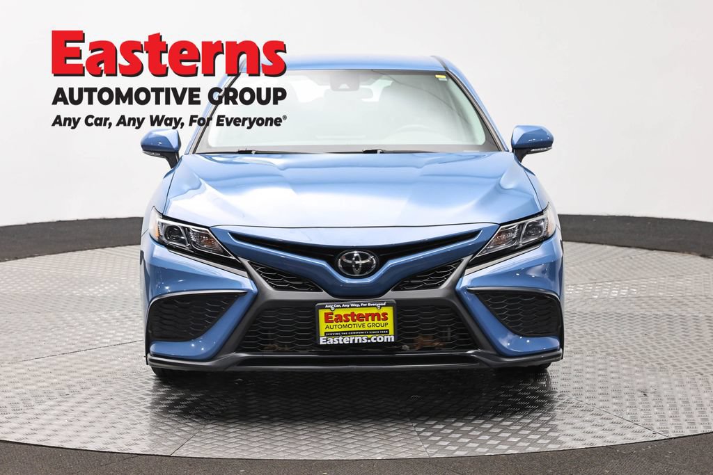 Used 2023 Toyota Camry SE FWD image 2