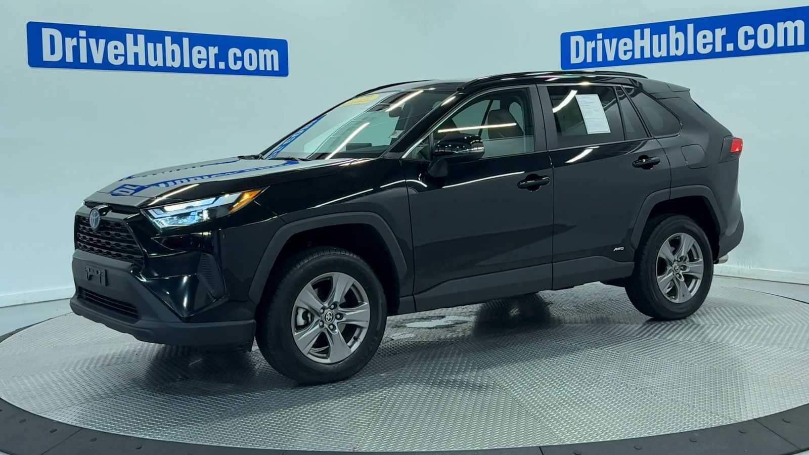 Used 2024 Toyota RAV4 XLE w/ Convenience Package AWD/4WD image 4