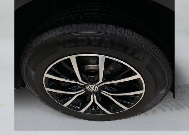 Used 2021 Volkswagen Tiguan SE AWD/4WD image 19