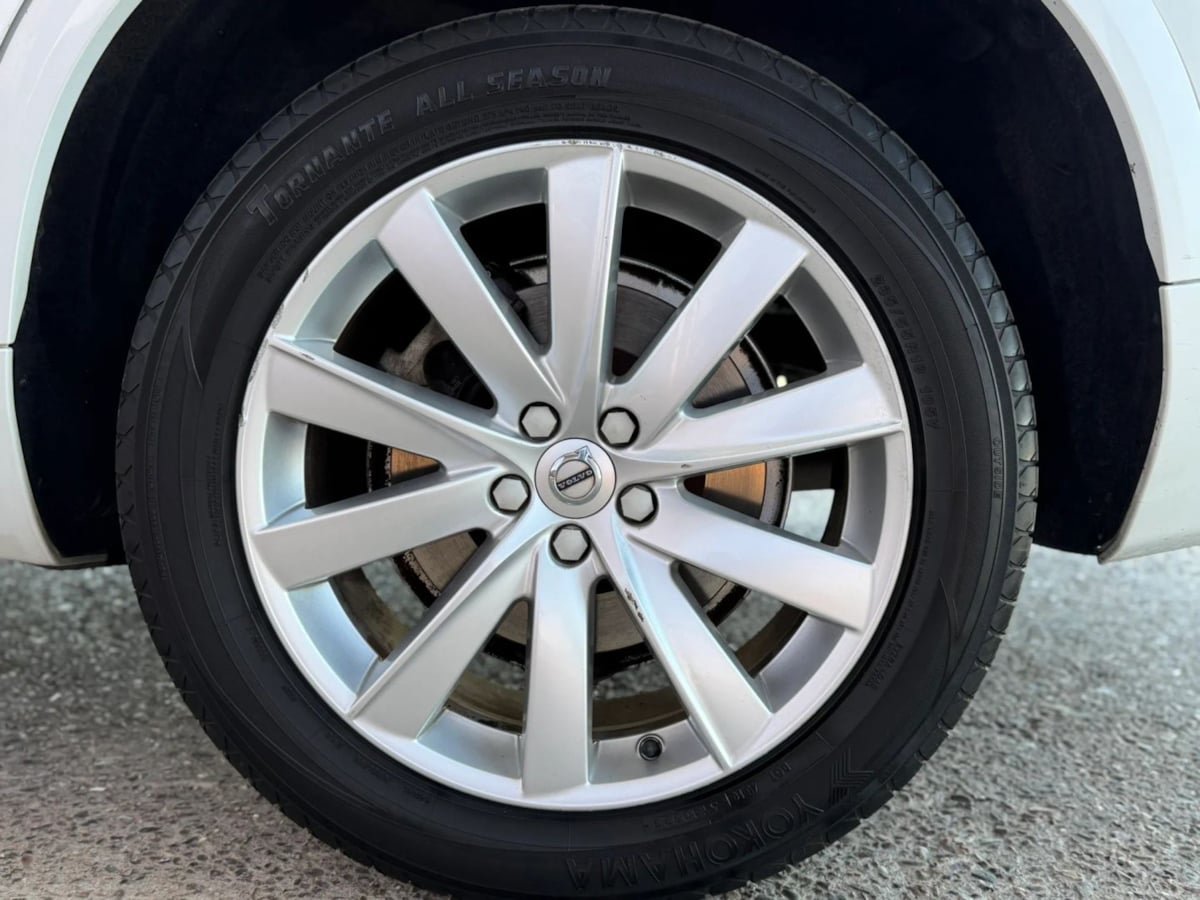 Used 2016 Volvo XC90 T6 Momentum w/ Momentum Plus Package AWD/4WD image 37
