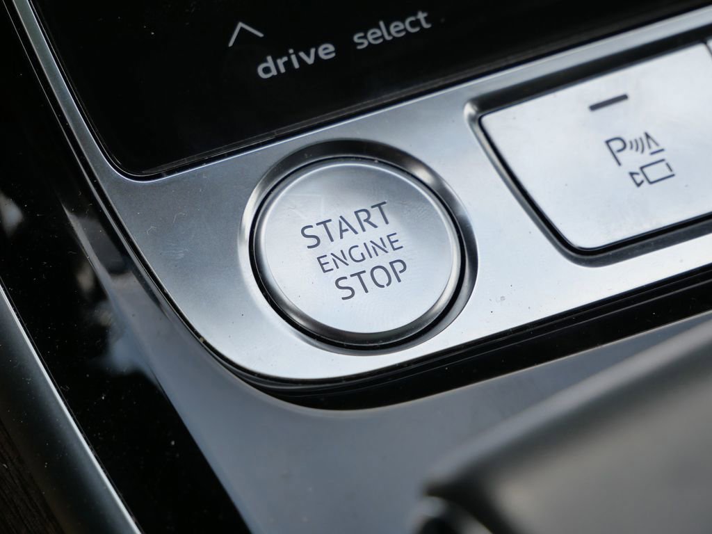 Used 2019 Audi A8 L 3.0T w/ Luxury Package image 44