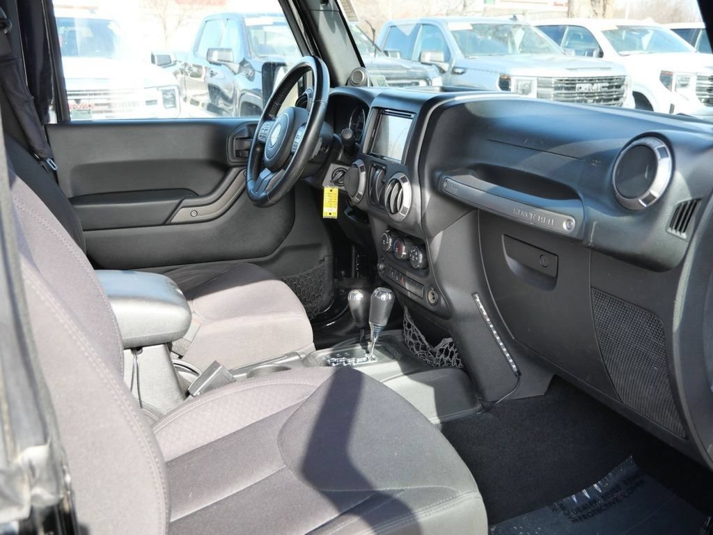 Used 2013 Jeep Wrangler Sport AWD/4WD image 15