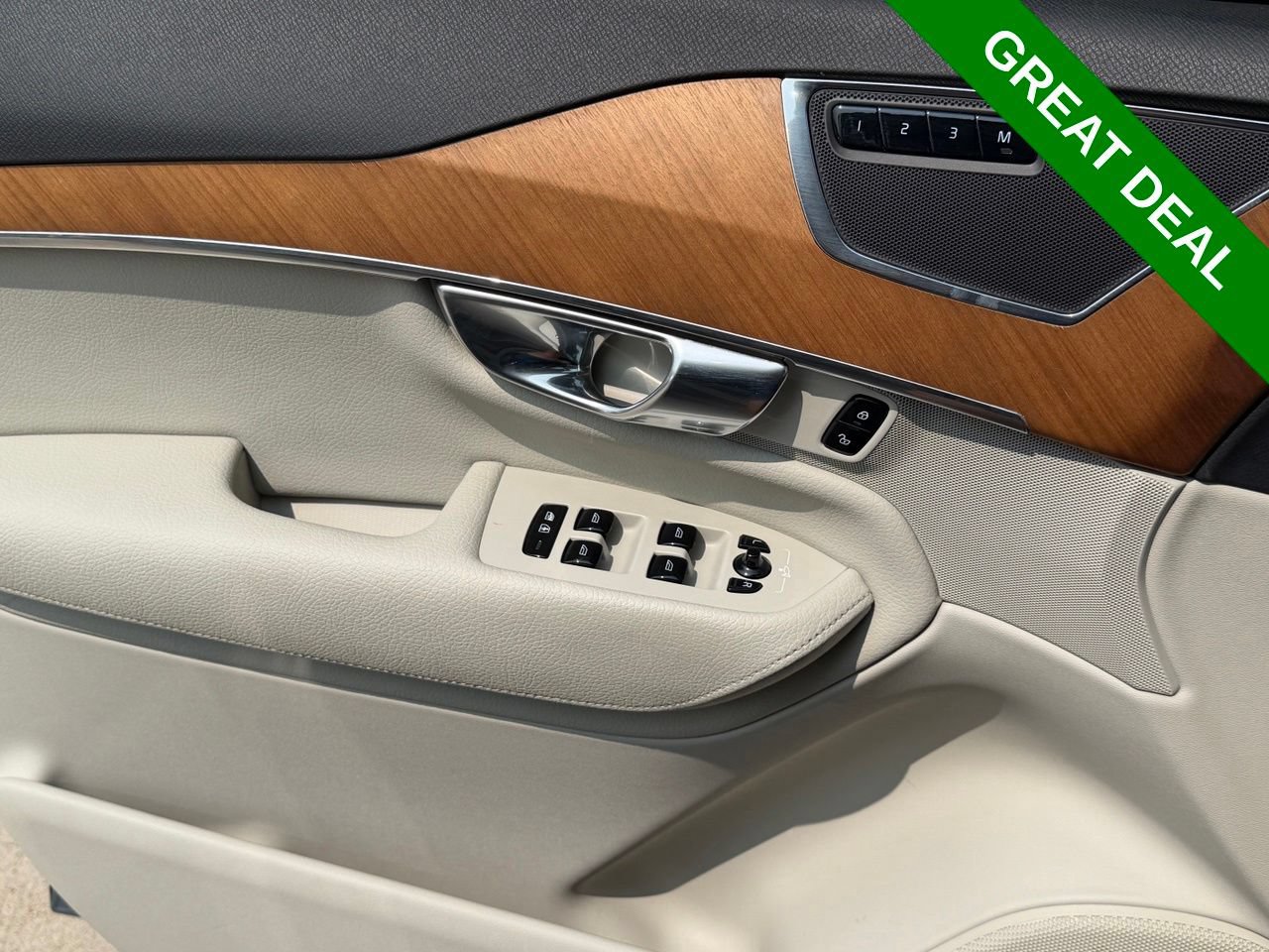 Used 2022 Volvo XC90 T6 Momentum w/ Advanced Package AWD/4WD image 27