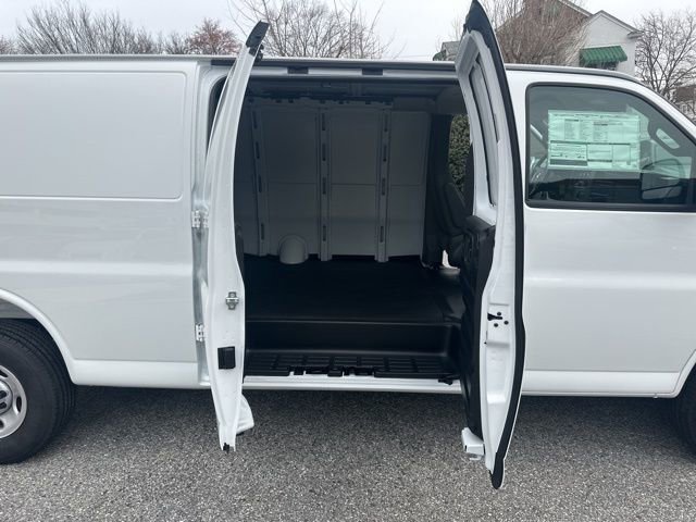 New 2026 Chevrolet Express 2500 Extended w/ Driver Convenience Package image 15