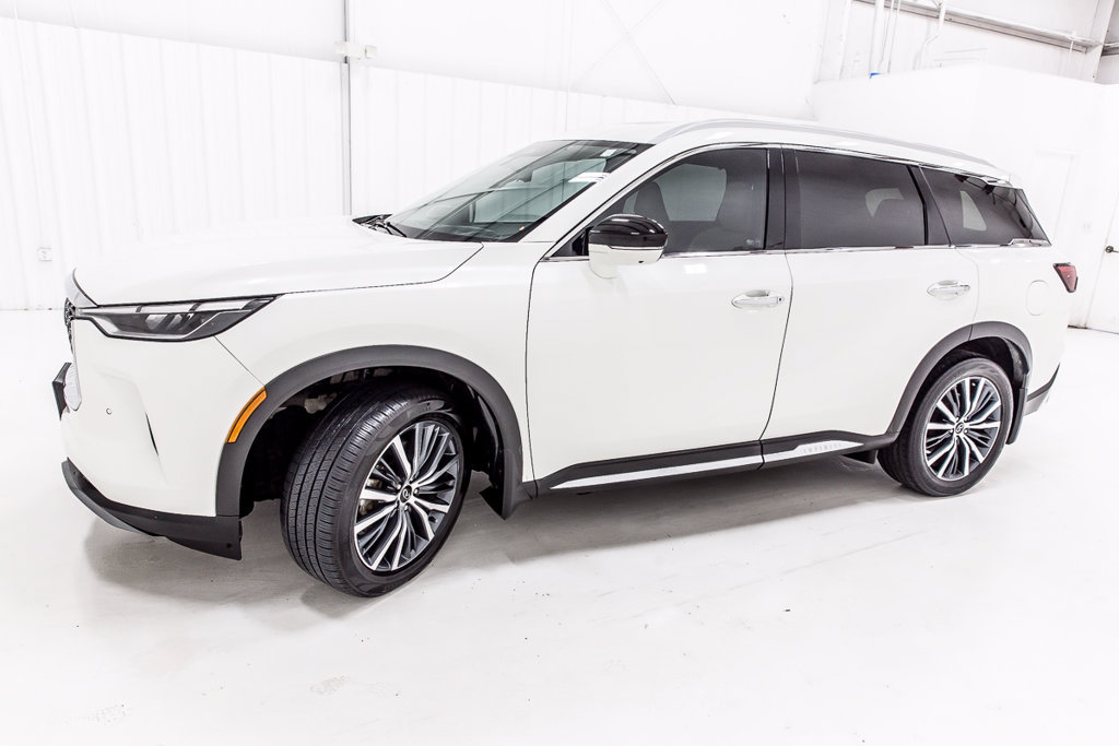 Used 2023 INFINITI QX60 Sensory w/ Vision Package AWD/4WD image 3