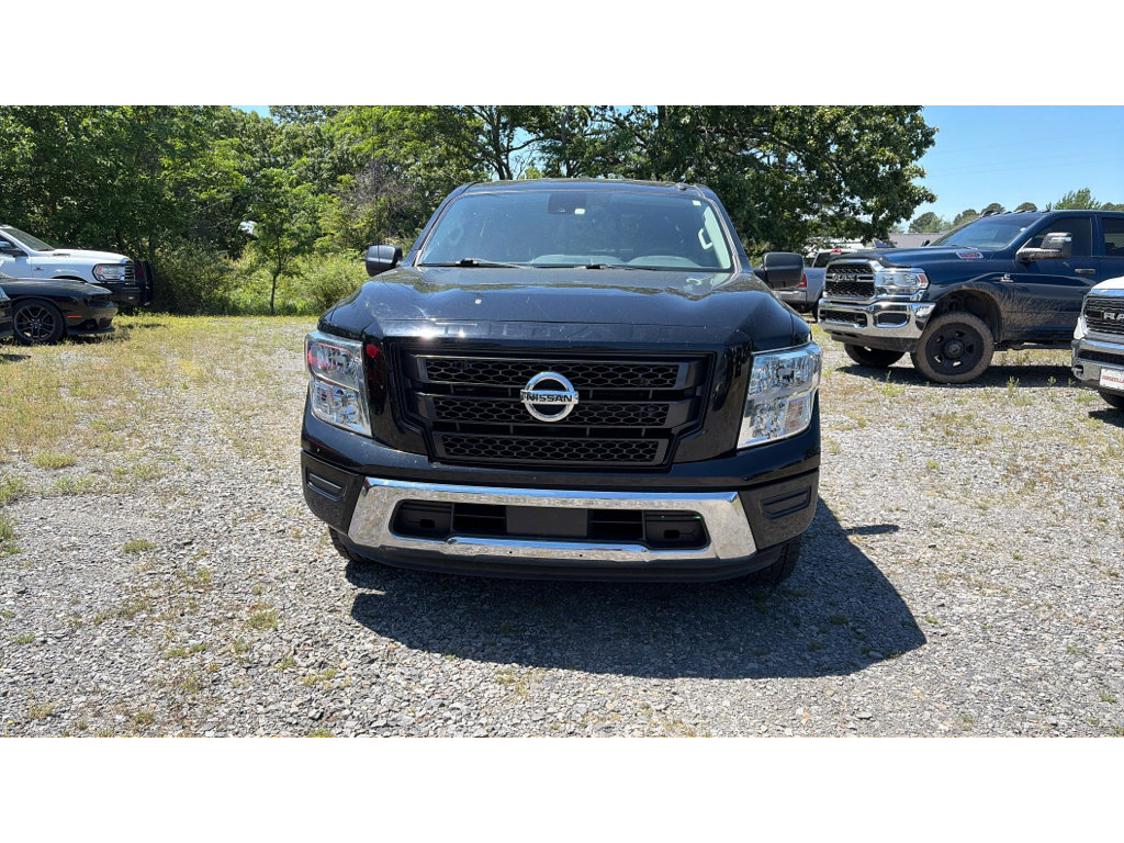 Used 2021 Nissan Titan SV w/ Accessory Utility Package RWD image 2